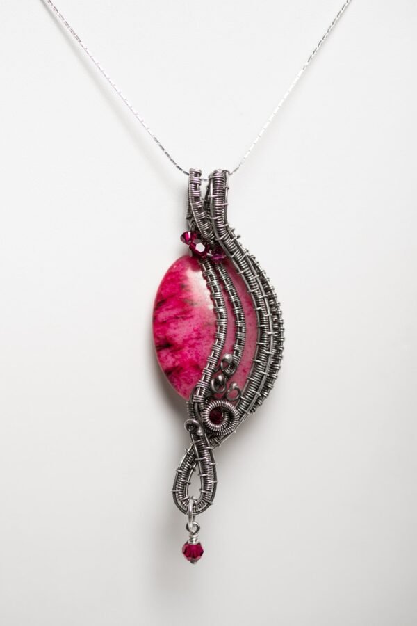 <i>Wire Weaving Pendant  - Dyed Quartz</i>